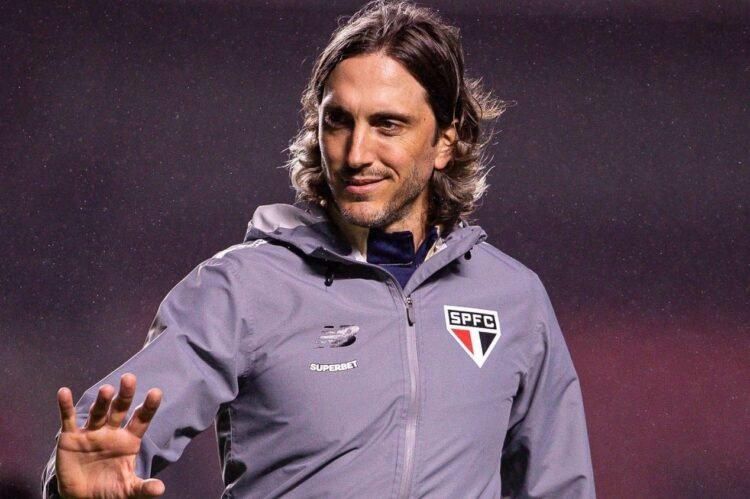 Recuerdan el trabajo de Luís Zubeldia, técnico del São Paulo, en LDU Quito