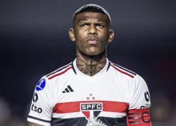 Robert Arboleda será titular por el São Paulo ante el Sport en el Campeonato Brasileño