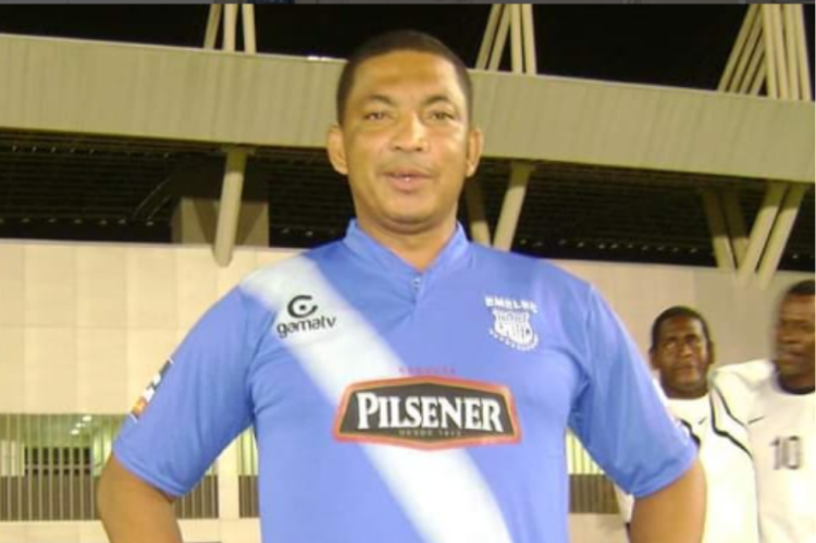 Máximo Tenório ex defenspr del Emelec