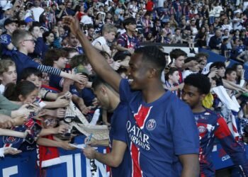 Con Willian Pacho, el PSG gana la Ligue 1 por 13ª vez