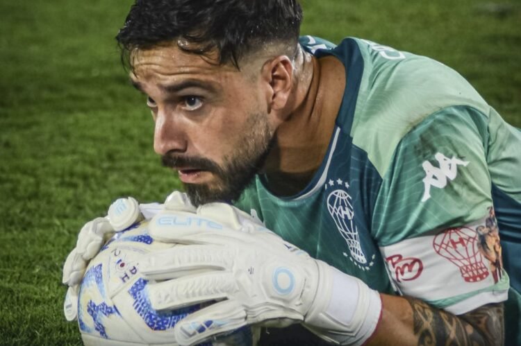 ¡Exclusivo! Hernán Galíndez pierde racha de 553 minutos de invicto con Huracán: “Impresionante cifra”