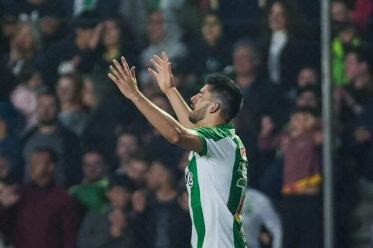 ¡Ronie Carrillo cambia de aires en Brasil!