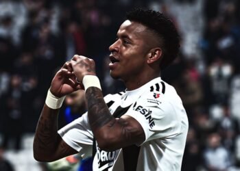 Santos busca la cesión de Keny Arroyo del Besiktas; descubre los detalles