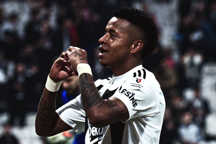 Santos busca la cesión de Keny Arroyo del Besiktas; descubre los detalles