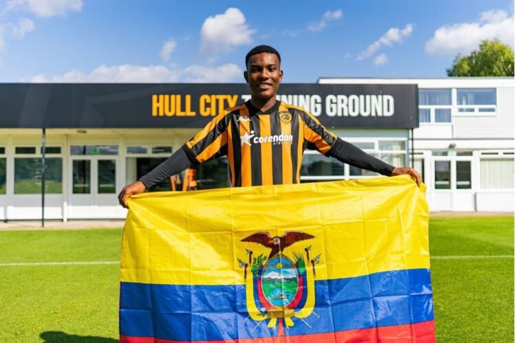 Óscar Zambrano y cuatro más: los volantes sub-23 ecuatorianos con mayor valor de mercado en 2025