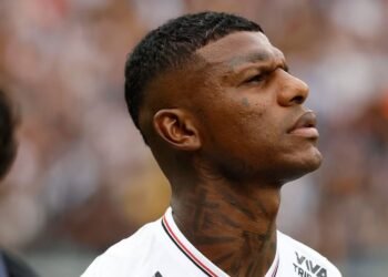 Errores en defensa y presión creciente: Robert Arboleda vive una noche difícil en otro tropiezo del São Paulo