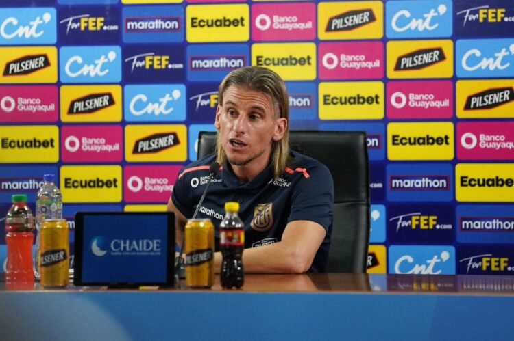 Sebastián Beccacece celebra el empate ante Brasil y planea el regreso de Enner Valencia