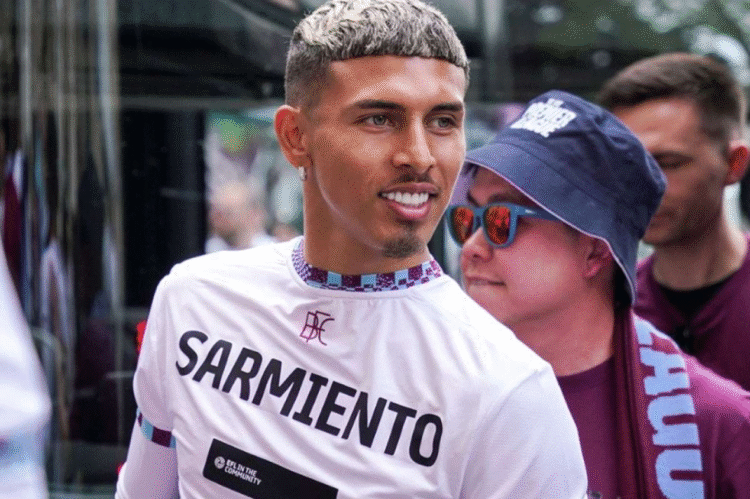 En primer lugar, el sitio web 593fut.com descubrió que el delantero de 22 años Jerymy Sarmiento aún tiene un futuro incierto en el fútbol inglés.