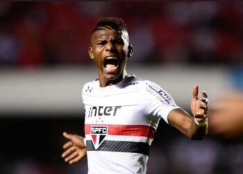 Robert Arboleda alterna buenas y malas en la derrota del São Paulo ante Bahia en la Fonte Nova
