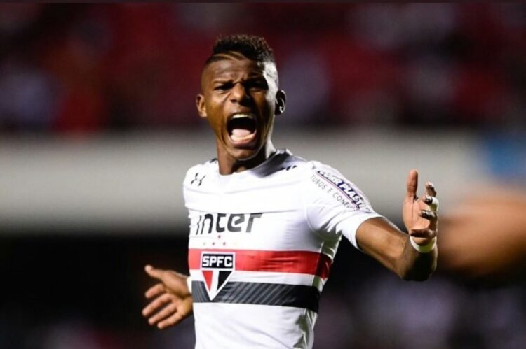 Robert Arboleda alterna buenas y malas en la derrota del São Paulo ante Bahia en la Fonte Nova