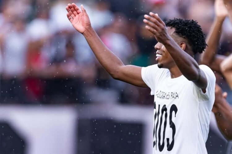 Andrés Hurtado marca un gol decisivo y asegura el empate del Bragantino contra el São Paulo en el Brasileirão