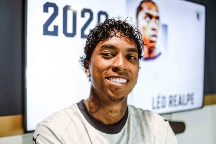 Bragantino vende a Leo Realpe a Famalicão; descubre el valor del acuerdo