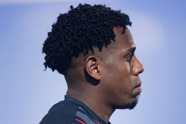 Andrés Hurtado entró al final y no pudo evitar la derrota del Bragantino en Brasileirão