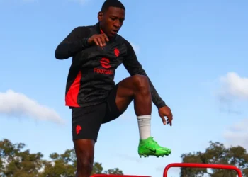 Allegri sobre Estupiñán: “Es fuerte, está encajando en un grupo de chicos con valores importantes”