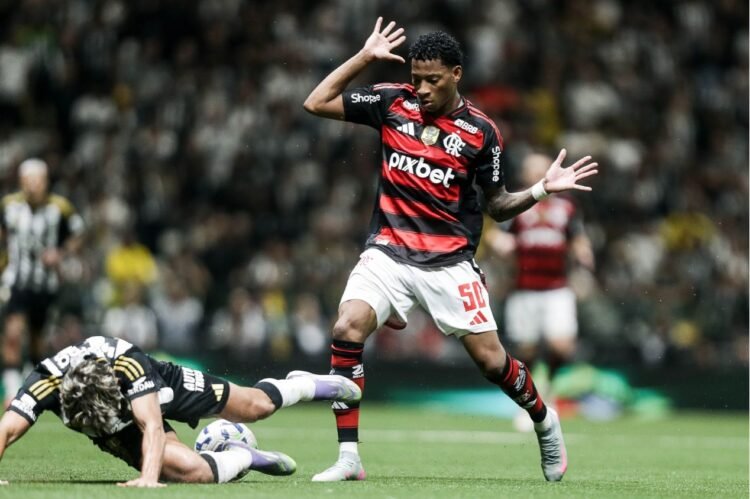 Apagado, Gonzalo Plata no brilló en la eliminación del Flamengo por penales ante Atlético Mineiro