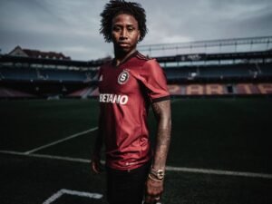 Descubre en qué club vivió Angelo Preciado el mejor momento de su carrera